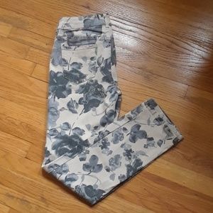 Chicos so slimming jeans sz 1 regular